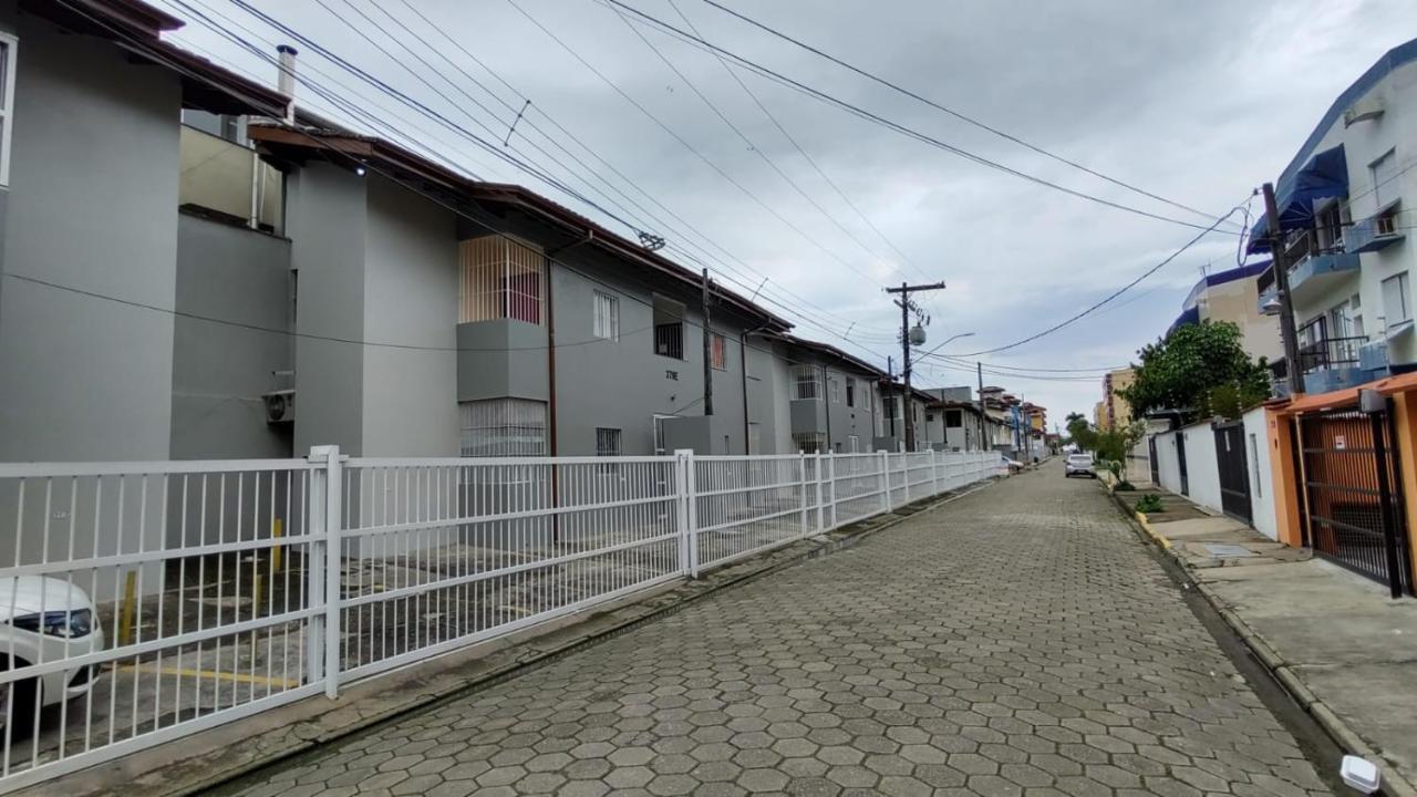Apartamento Ubatuba - Praia Grande - 220M Da Praia エクステリア 写真